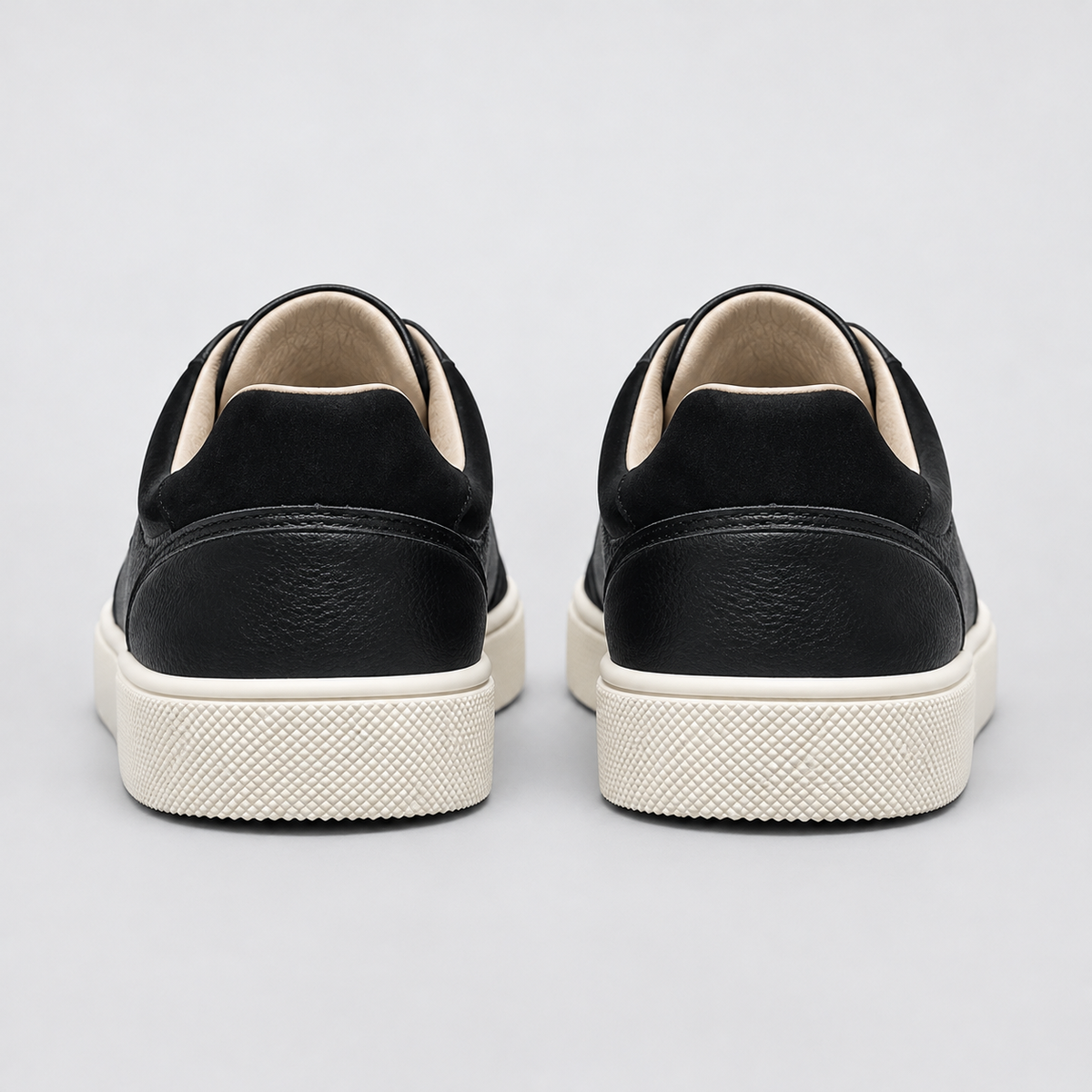 Men's Casual Sneakers Lightweight Breathable Everyday Shoes